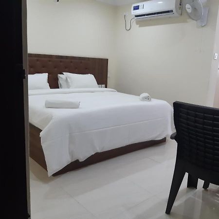 Cnr Residency Hotel Madanapalle Exterior photo