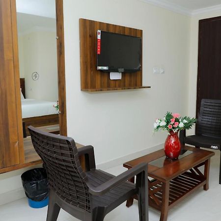 Cnr Residency Hotel Madanapalle Exterior photo