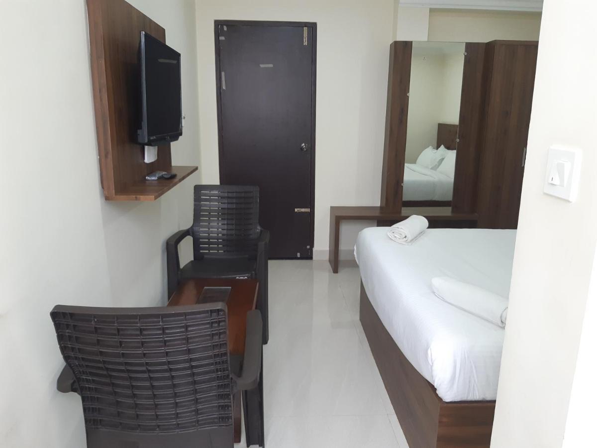 Cnr Residency Hotel Madanapalle Exterior photo